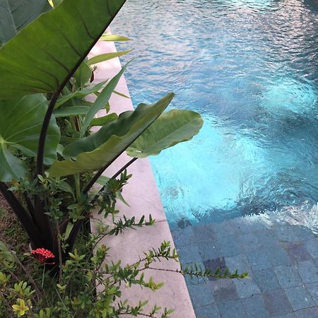 Villa Abhista Seminyak Buitenkant foto