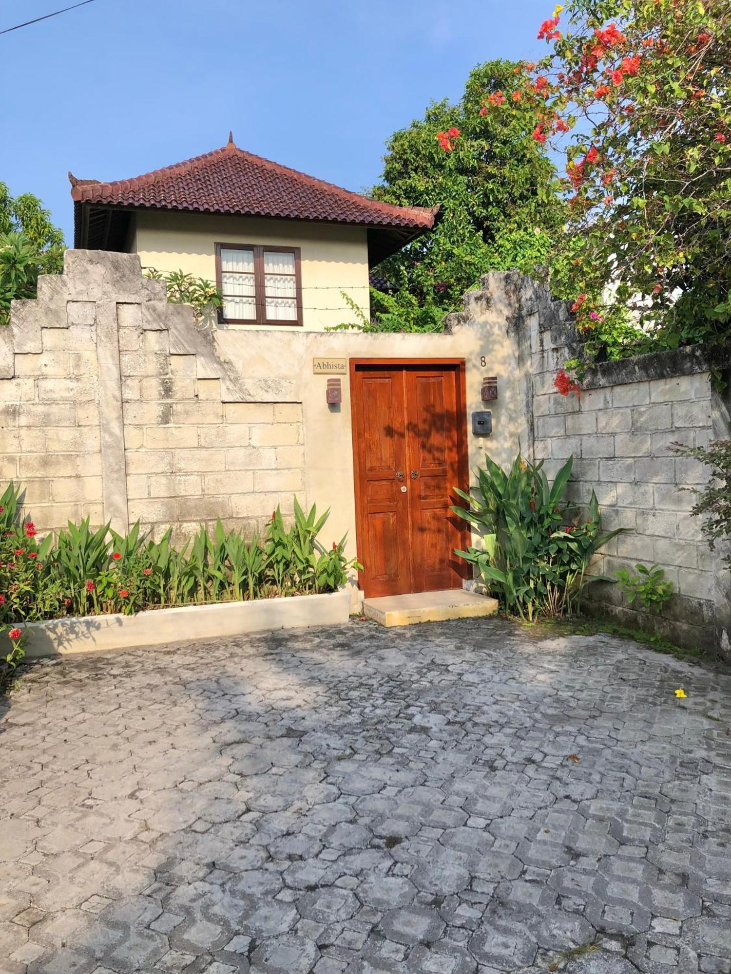 Villa Abhista Seminyak Buitenkant foto
